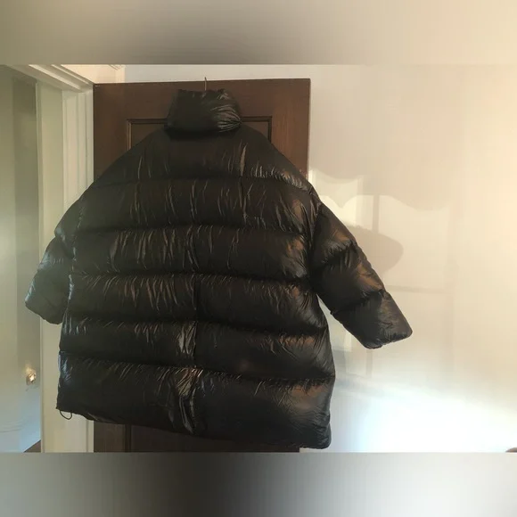 Womens aritzia mega puff meme jacket